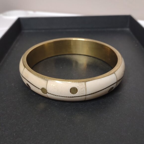 Large 9 Inch Cream And Gold Tone Vintage Bangle - Picture 9 of 10